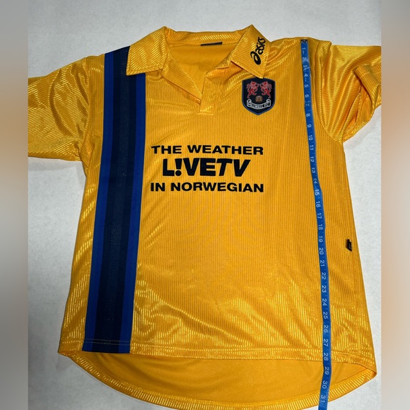 Vintage Millwall FC soccer jersey/kit. It is a size XL - Picture 7 of 8